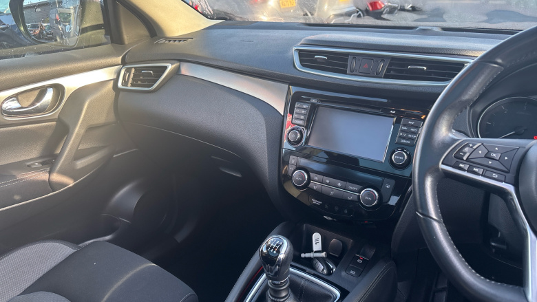 Nissan Qashqai 1.5 dCi N-Connecta 5dr Diesel Hatchback